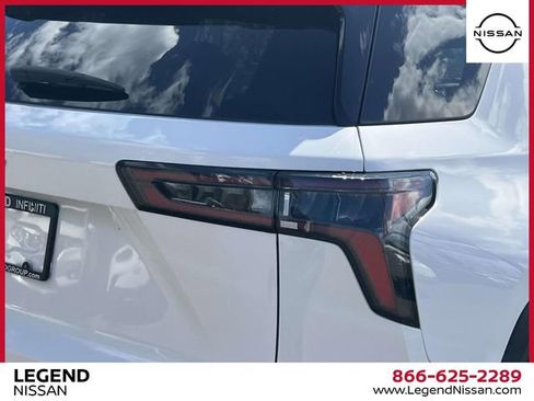 Used 2025 Chevrolet Equinox LT image 10