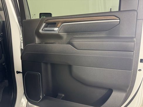 Used 2025 Chevrolet Silverado 2500 LT image 28