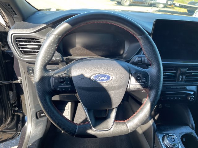 Used 2024 Ford Escape ST-Line w/ Tech Pack #1 AWD/4WD image 14