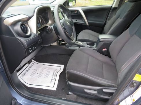 Used 2013 Toyota RAV4 XLE image 20