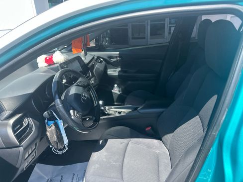 Used 2018 Toyota C-HR XLE FWD image 9