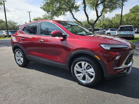 Used 2024 Buick Encore GX Preferred AWD/4WD image 2