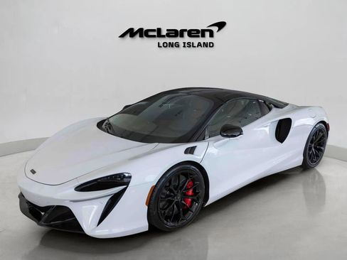 Used 2025 McLaren Artura Spider image 27