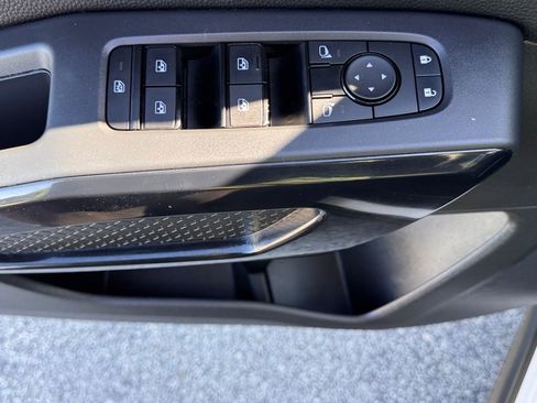 New 2025 Nissan Pathfinder SV image 12