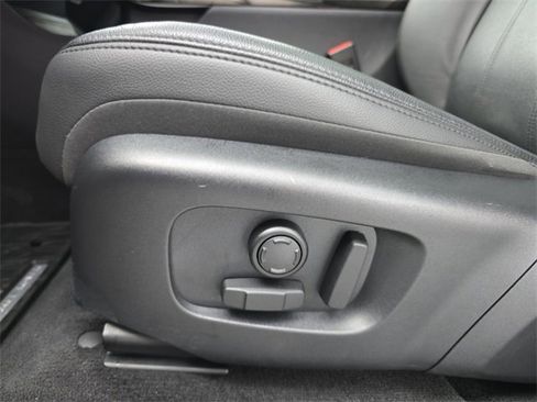 Used 2023 Land Rover Range Rover Evoque R-Dynamic SE image 29