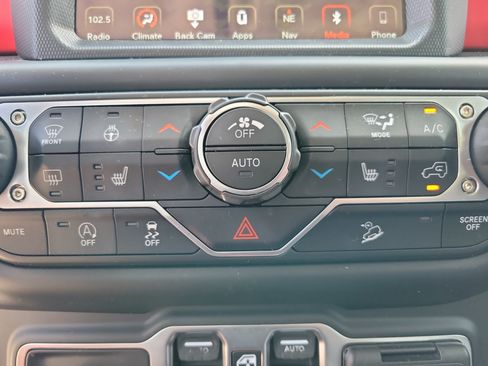 Used 2019 Jeep Wrangler Unlimited Rubicon w/ Dual Top Group AWD/4WD image 14