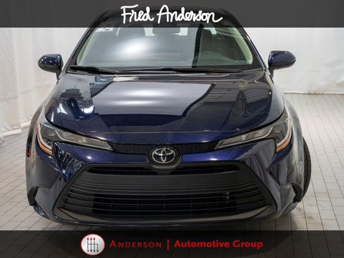 Used 2024 Toyota Corolla LE FWD image 2