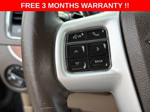 Used 2014 Chrysler Town & Country Touring image 41