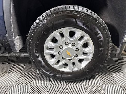 Used 2021 Chevrolet Silverado 2500 LT w/ Convenience Package image 11