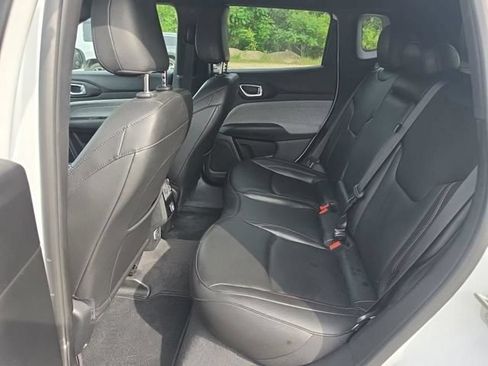 Used 2023 Jeep Compass Latitude AWD/4WD image 4