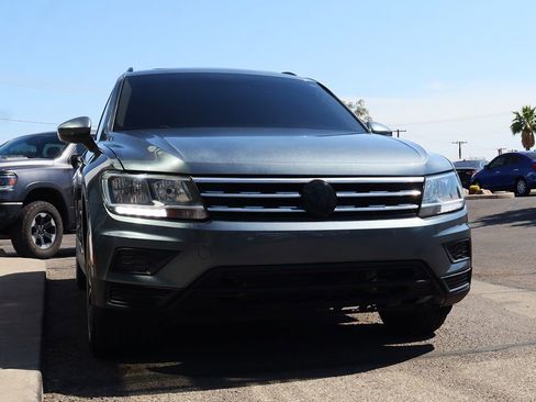 Used 2018 Volkswagen Tiguan SE w/ Panoramic Sunroof Package image 18