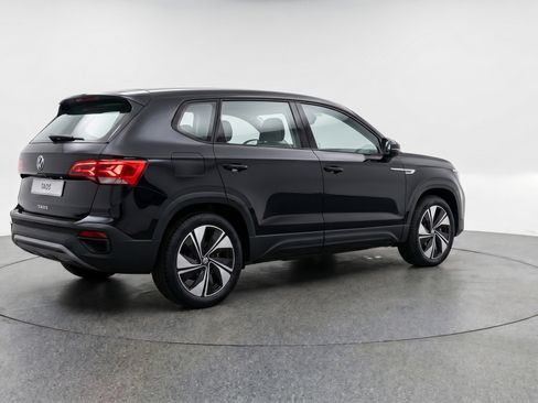 Used 2025 Volkswagen Taos SE AWD/4WD image 9