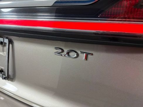 Used 2020 Lincoln Nautilus Reserve w/ Equipment Group 201A FWD image 17