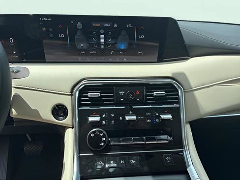 New 2025 Nissan Armada Platinum w/ Convenience Package image 11