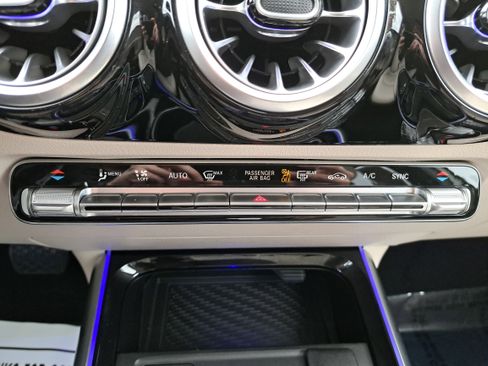 Certified 2025 Mercedes-Benz GLA 250 4MATIC image 23