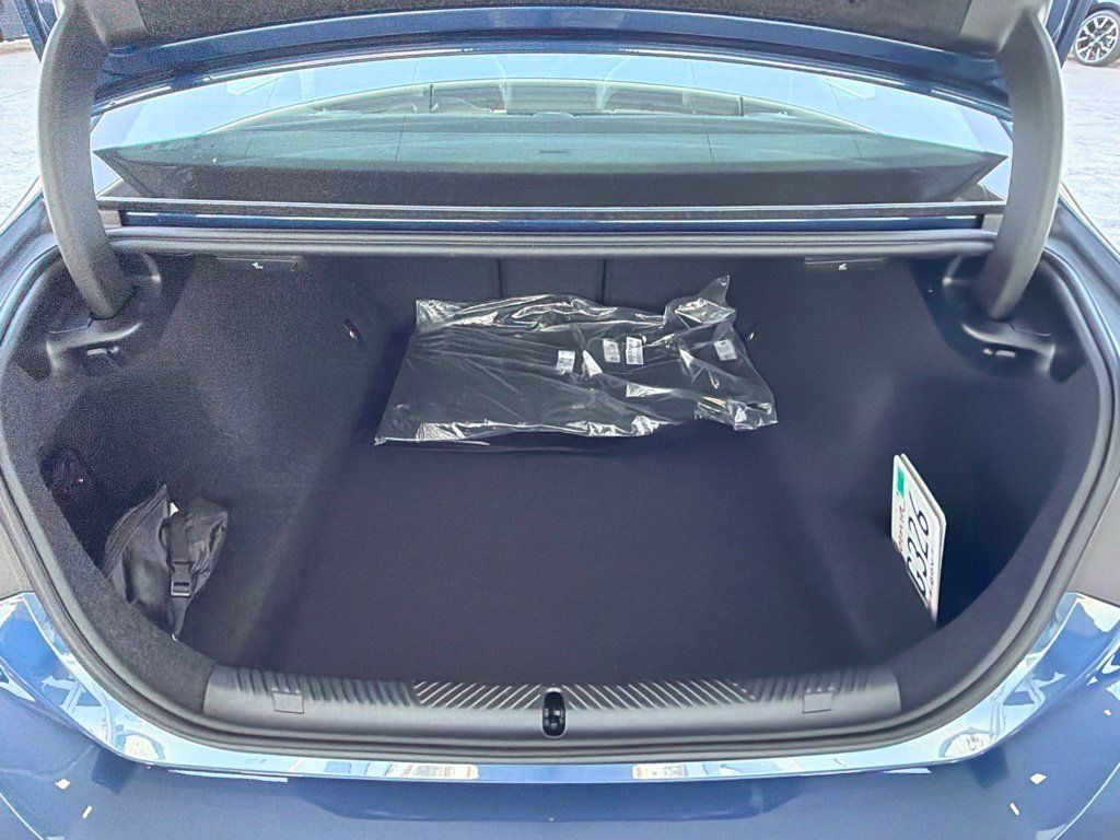 Used 2026 BMW 530i w/ M Sport Package RWD image 23