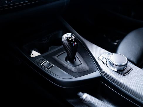 Used 2017 BMW M2 RWD image 23