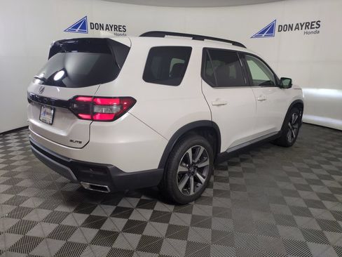 Certified 2023 Honda Pilot Elite image 9
