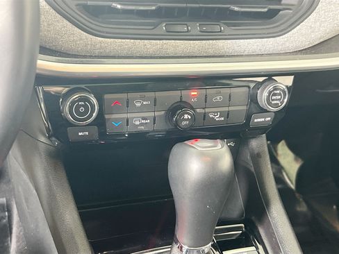 Used 2022 Jeep Compass Latitude w/ Sun and Sound Group AWD/4WD image 15