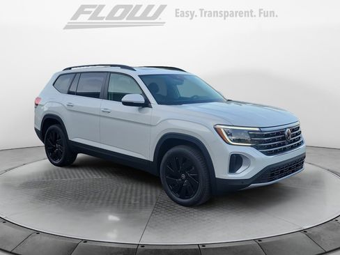 New 2026 Volkswagen Atlas SE FWD image 1