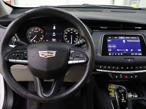 Used 2023 Cadillac XT4 Luxury w/ Cold Weather Package image 23