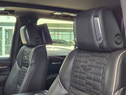 Used 2023 Cadillac Escalade Sport Platinum AWD/4WD image 12