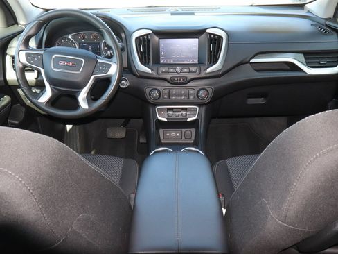 Used 2024 GMC Terrain SLE FWD image 10