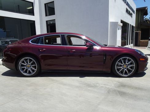 Used 2018 Porsche Panamera image 8