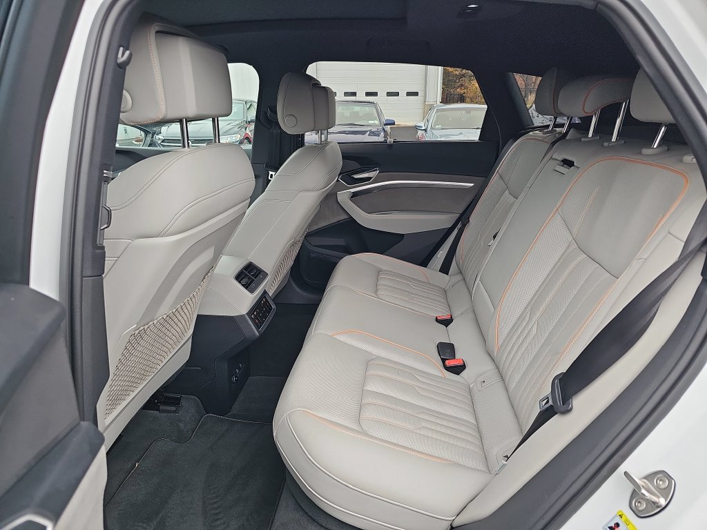Used 2024 Audi Q8 e-tron Prestige w/ Prestige Package AWD/4WD image 27