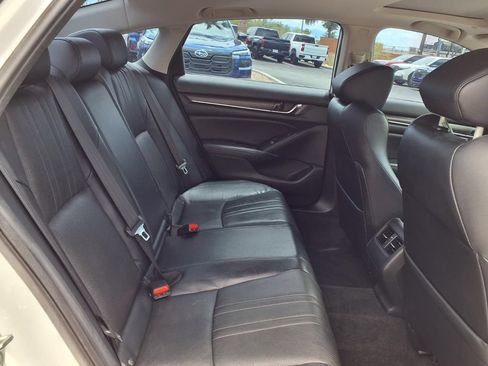 Used 2018 Honda Accord Touring image 22