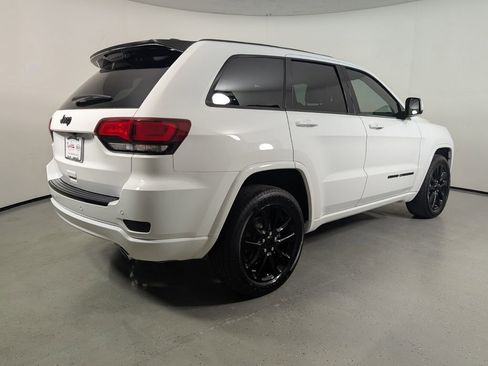 Used 2018 Jeep Grand Cherokee Altitude RWD image 7