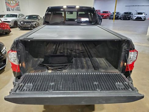Used 2017 Nissan Titan Platinum Reserve RWD image 43