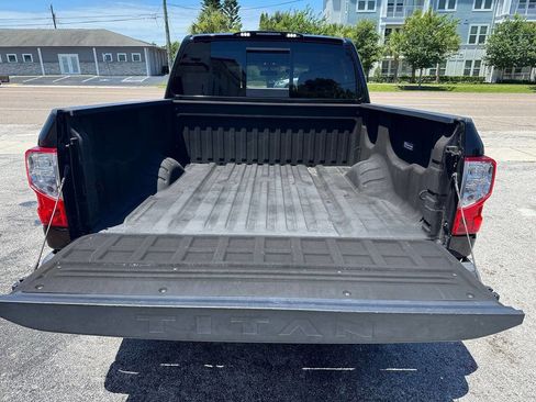 Used 2017 Nissan Titan SV RWD image 17