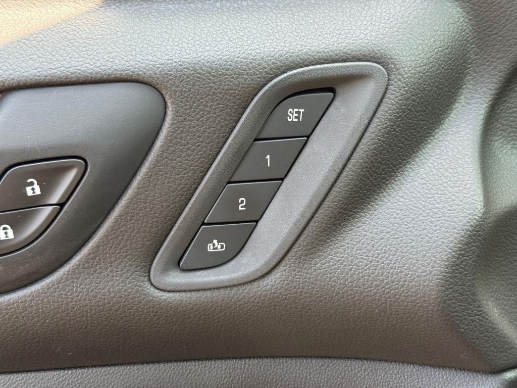 Used 2019 GMC Acadia Denali w/ Technology Package AWD/4WD image 17