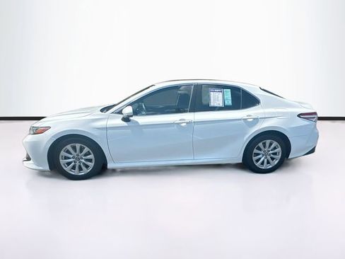 Used 2018 Toyota Camry LE FWD image 5