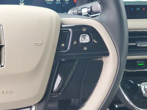 New 2026 Lincoln Corsair Premiere image 17