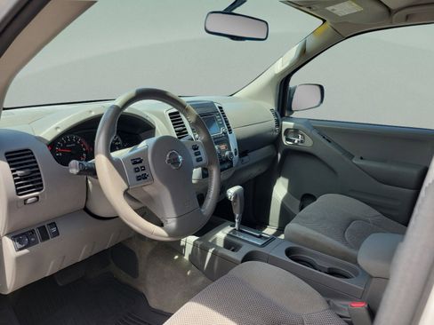 Used 2017 Nissan Frontier SV w/ SV Value Truck Package RWD image 16