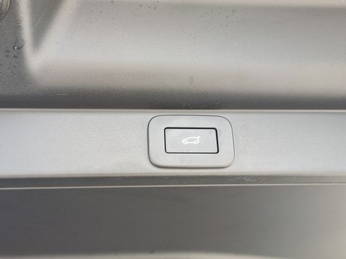 Certified 2025 Land Rover Range Rover SV AWD/4WD image 34