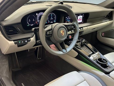 Used 2025 Porsche 911 Carrera GTS image 4