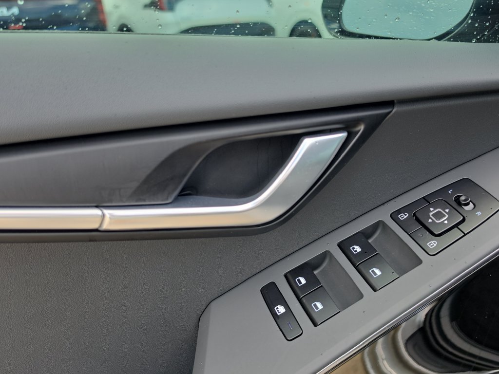 New 2026 Kia Niro Wind FWD image 19