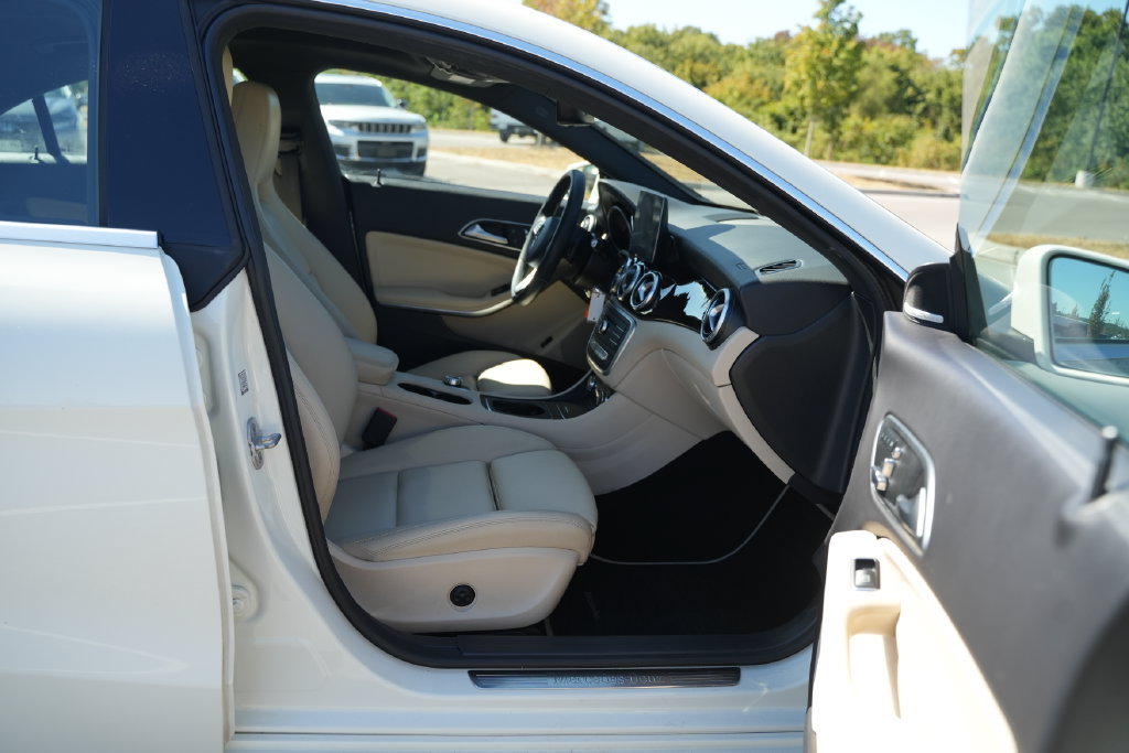 Used 2018 Mercedes-Benz CLA 250 4MATIC image 20
