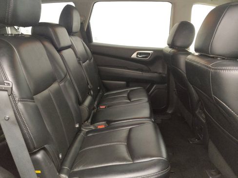 Used 2017 Nissan Pathfinder SL w/ SL Tech Package FWD image 19