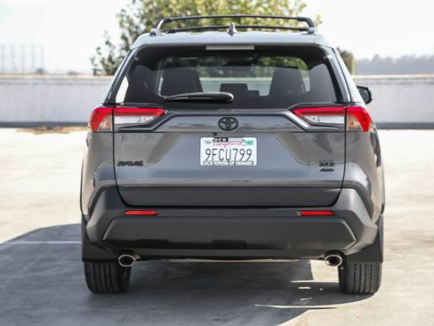 Used 2023 Toyota RAV4 XLE Premium AWD/4WD image 6
