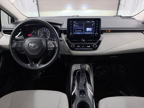 Used 2022 Toyota Corolla LE FWD image 19