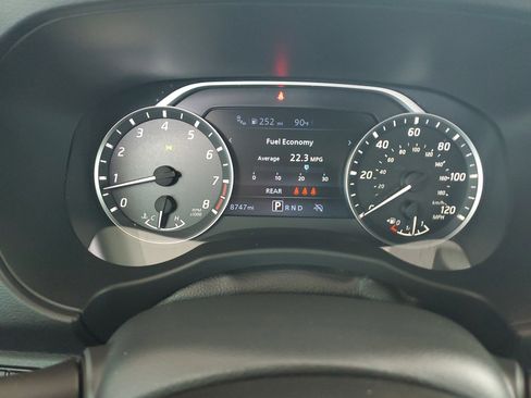 Used 2025 Nissan Frontier SV image 30