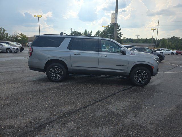 Used 2023 Chevrolet Suburban Z71 w/ Luxury Package AWD/4WD image 2