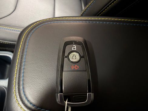 Used 2025 Ford Maverick Lobo image 35