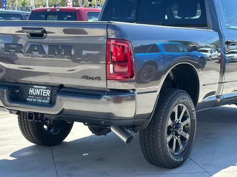 New 2026 RAM 2500 Big Horn AWD/4WD image 8
