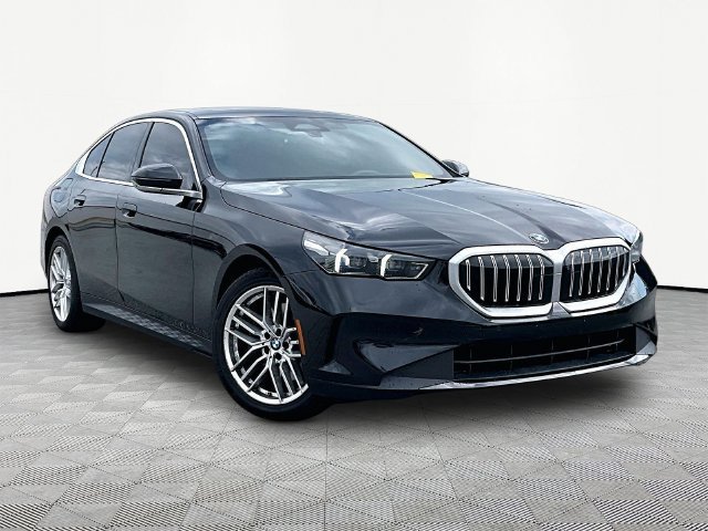 Used 2025 BMW 530i xDrive AWD/4WD image 1