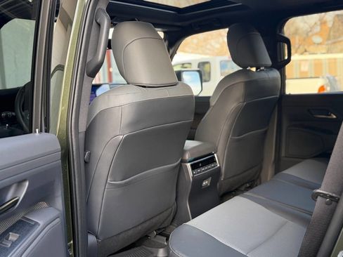 Used 2024 Lexus GX 550 image 37